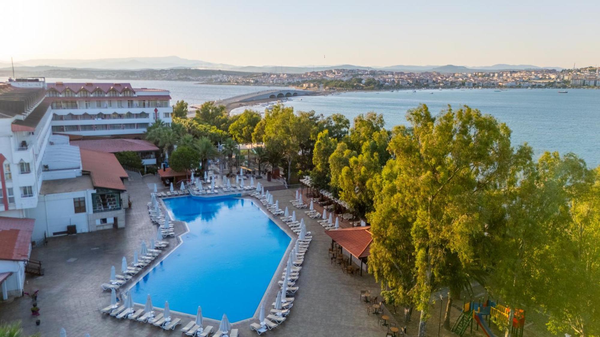 Halic Park Hotel Ayvalik Bagian luar foto