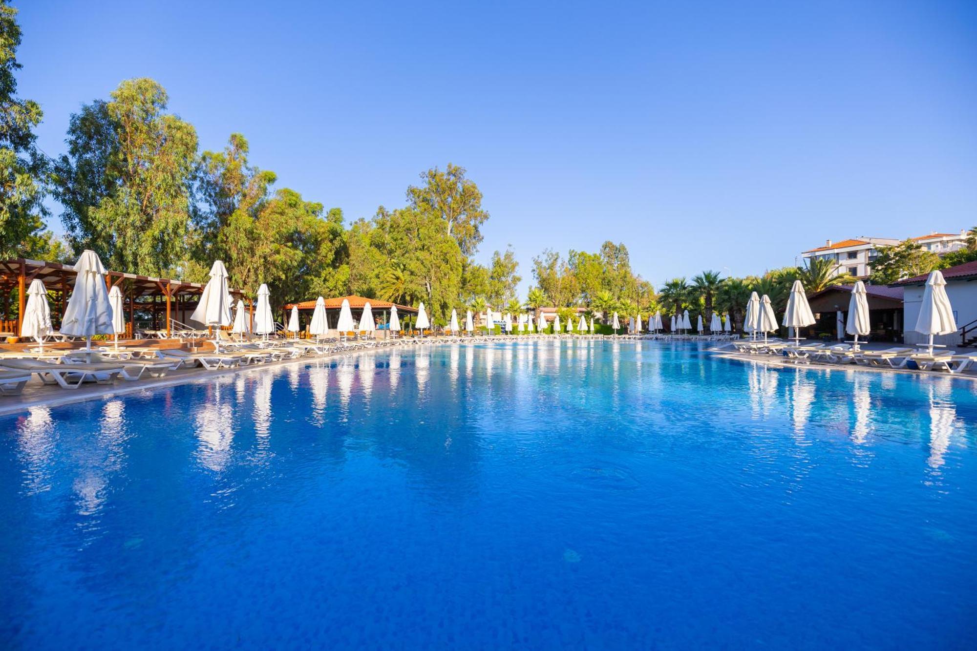 Halic Park Hotel Ayvalik Bagian luar foto