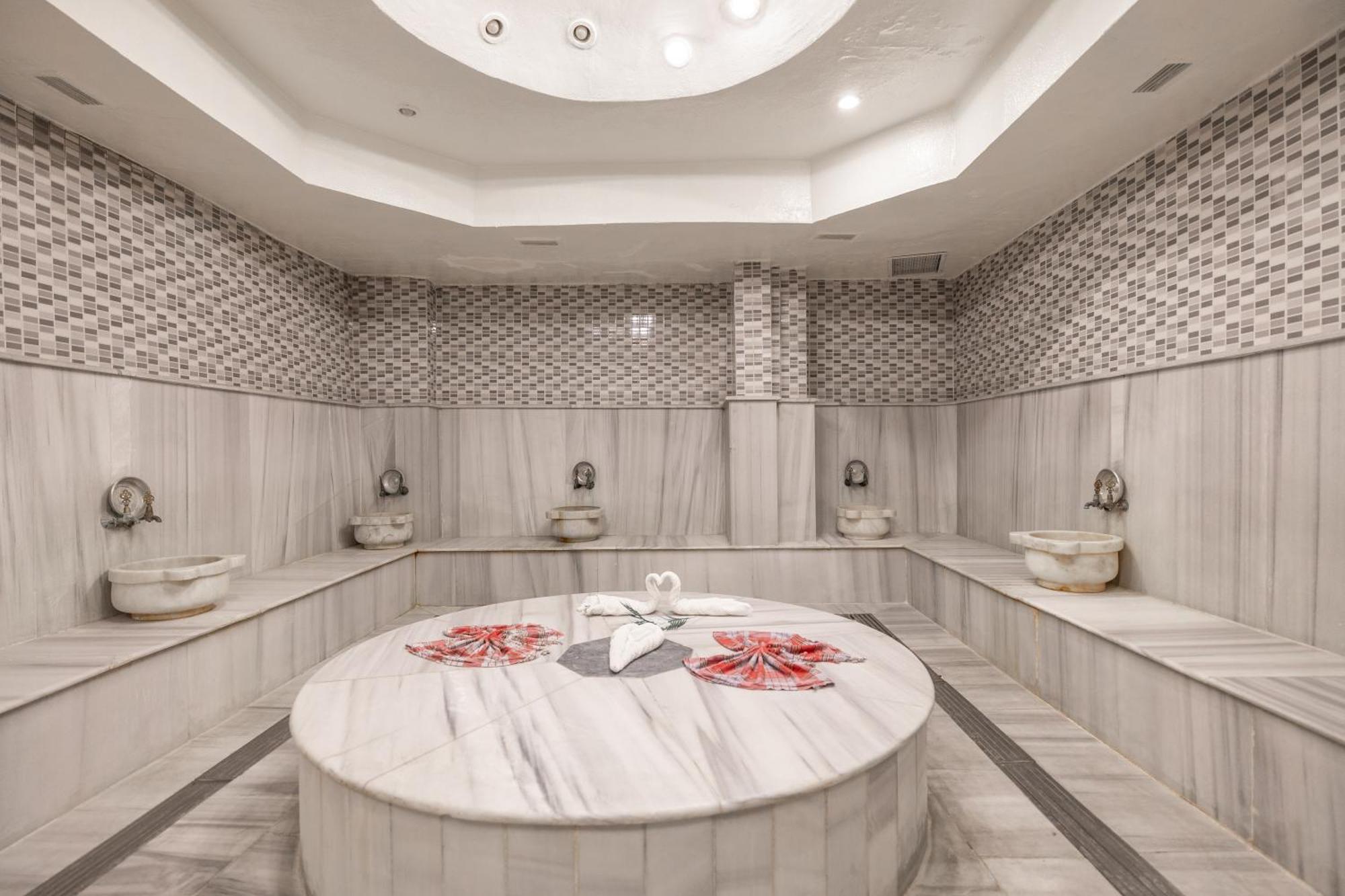 Halic Park Hotel Ayvalik Bagian luar foto