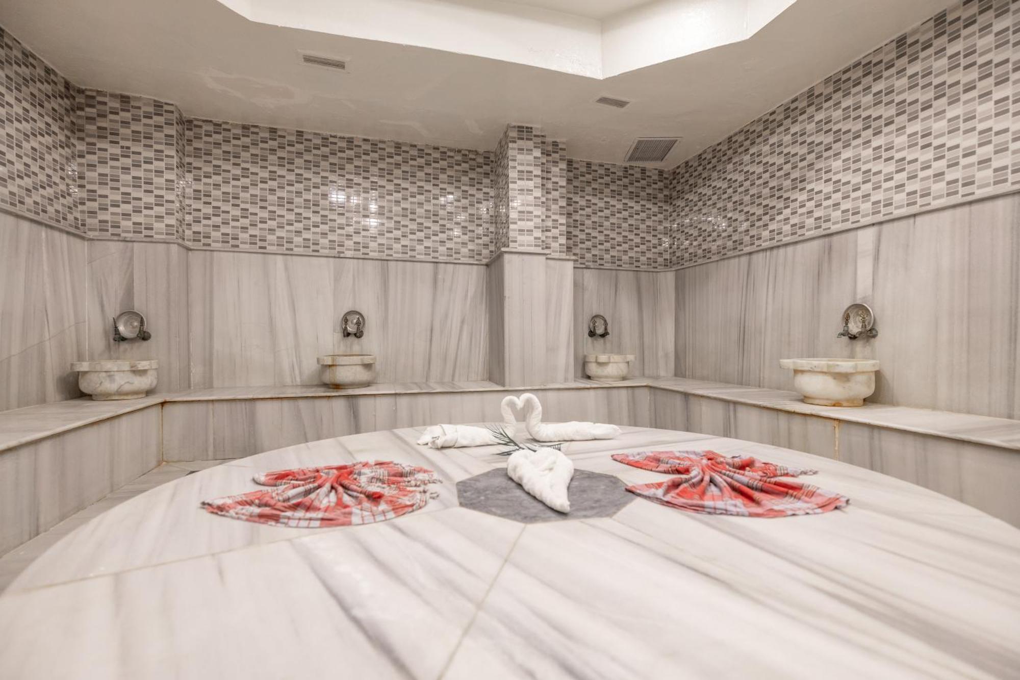 Halic Park Hotel Ayvalik Bagian luar foto