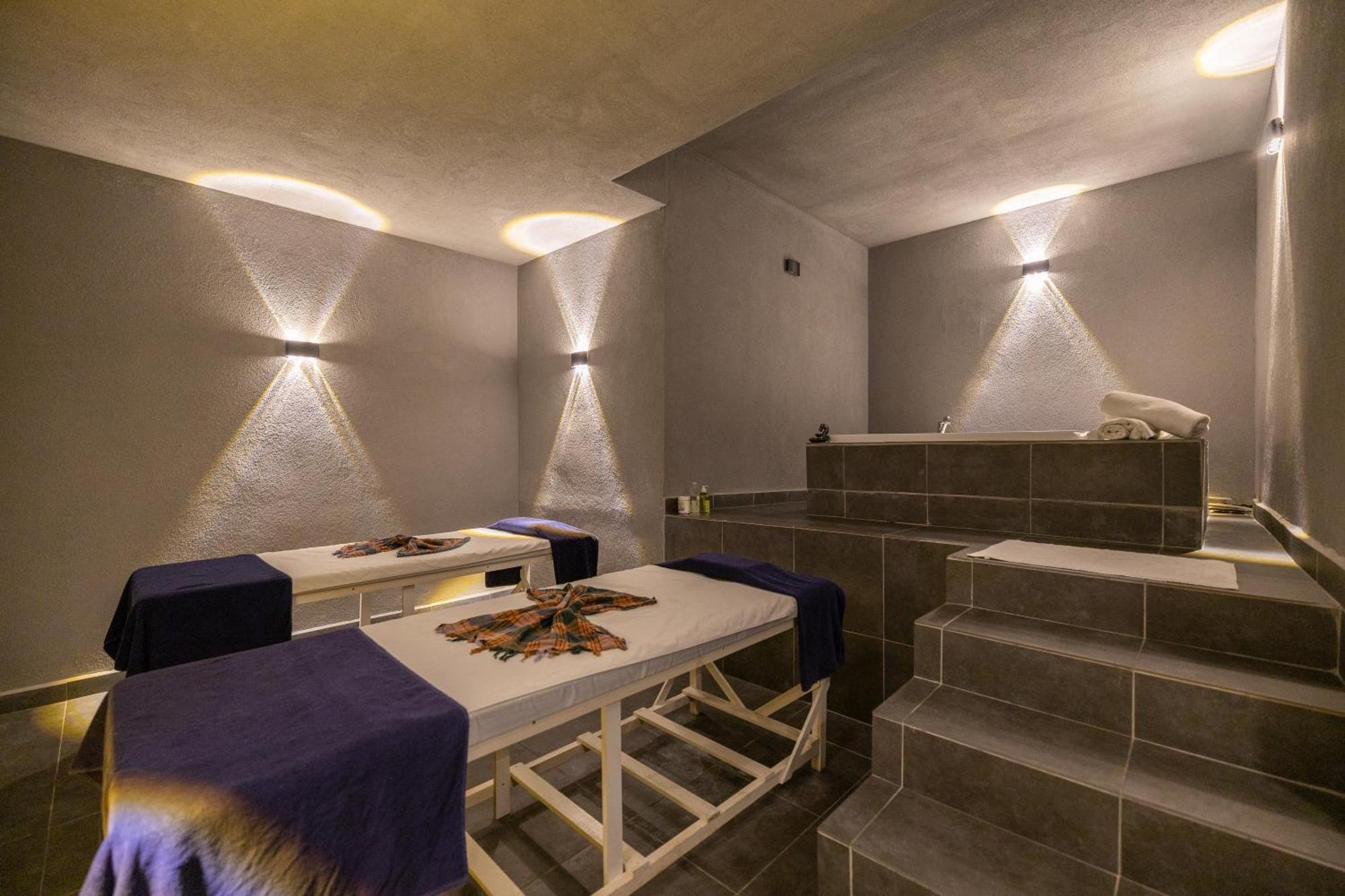Halic Park Hotel Ayvalik Bagian luar foto