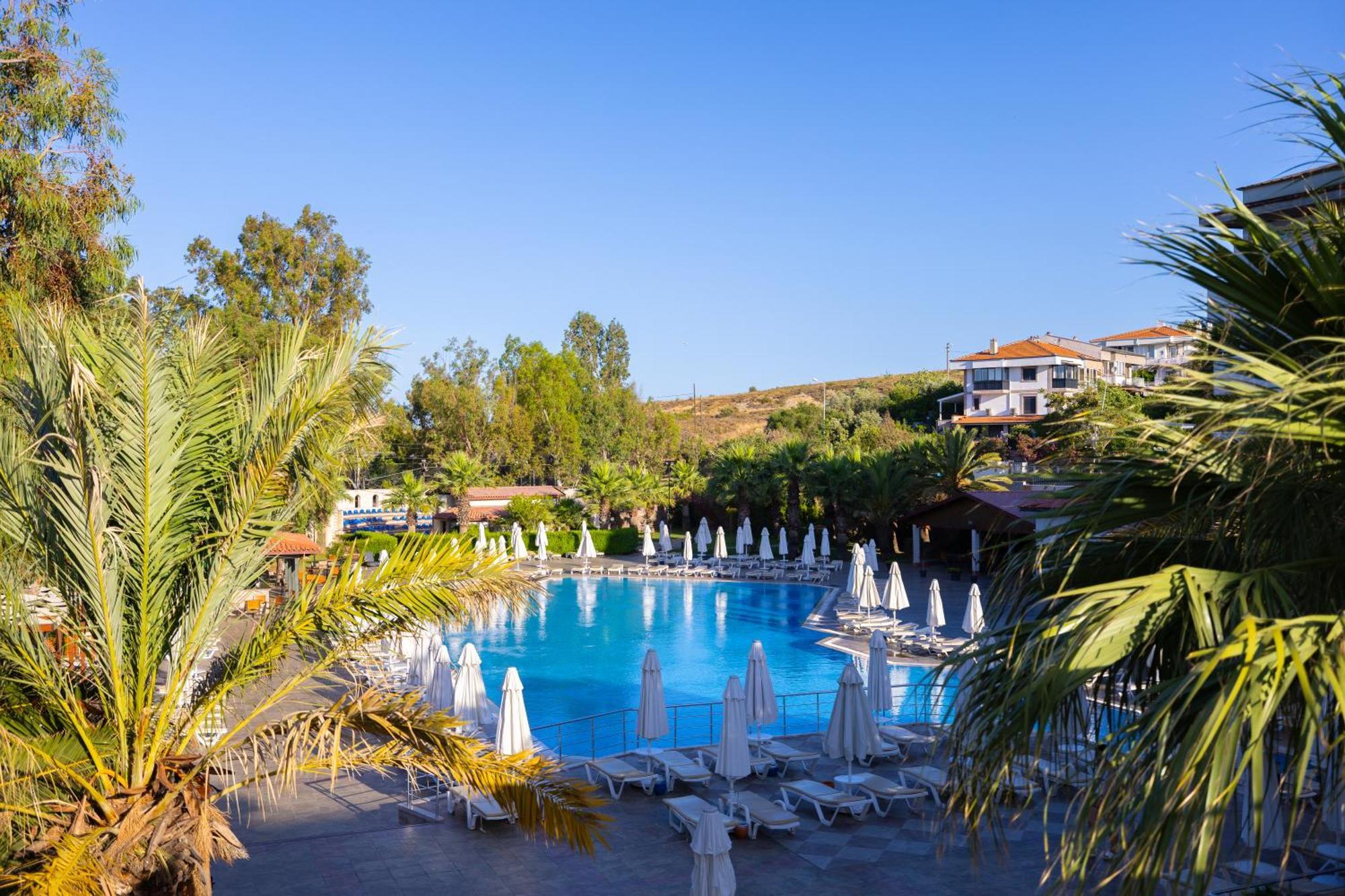 Halic Park Hotel Ayvalik Bagian luar foto