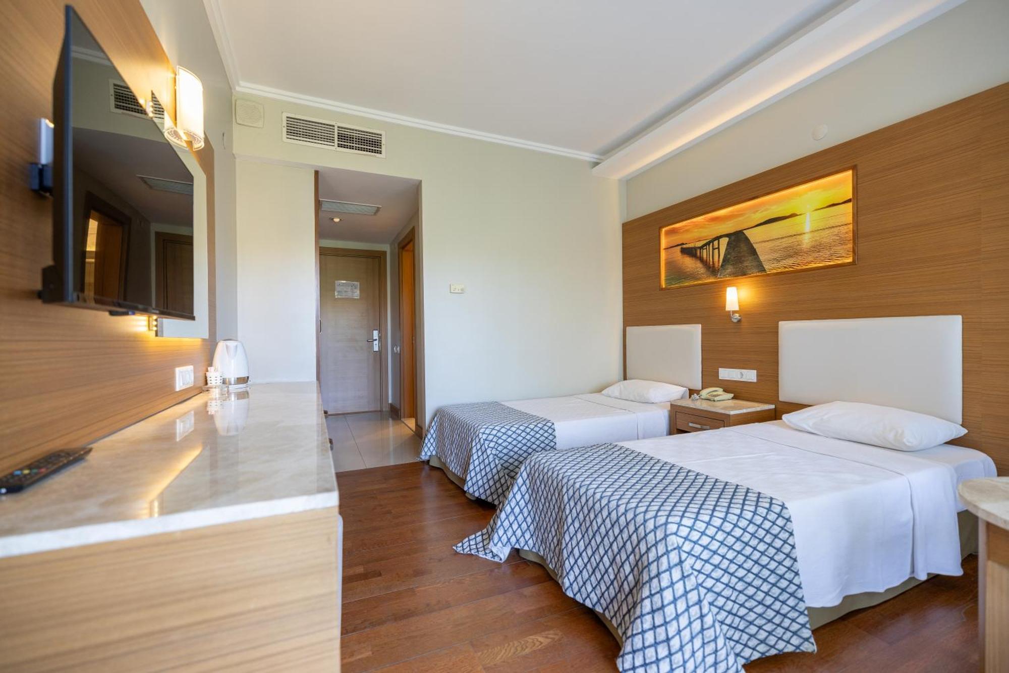 Halic Park Hotel Ayvalik Bagian luar foto